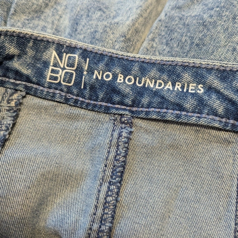 No Boundaries Denim Mini Skirt Juniors Sz 13 Acid Wash Pleated Exposed Zip Y2K - Picture 4 of 8